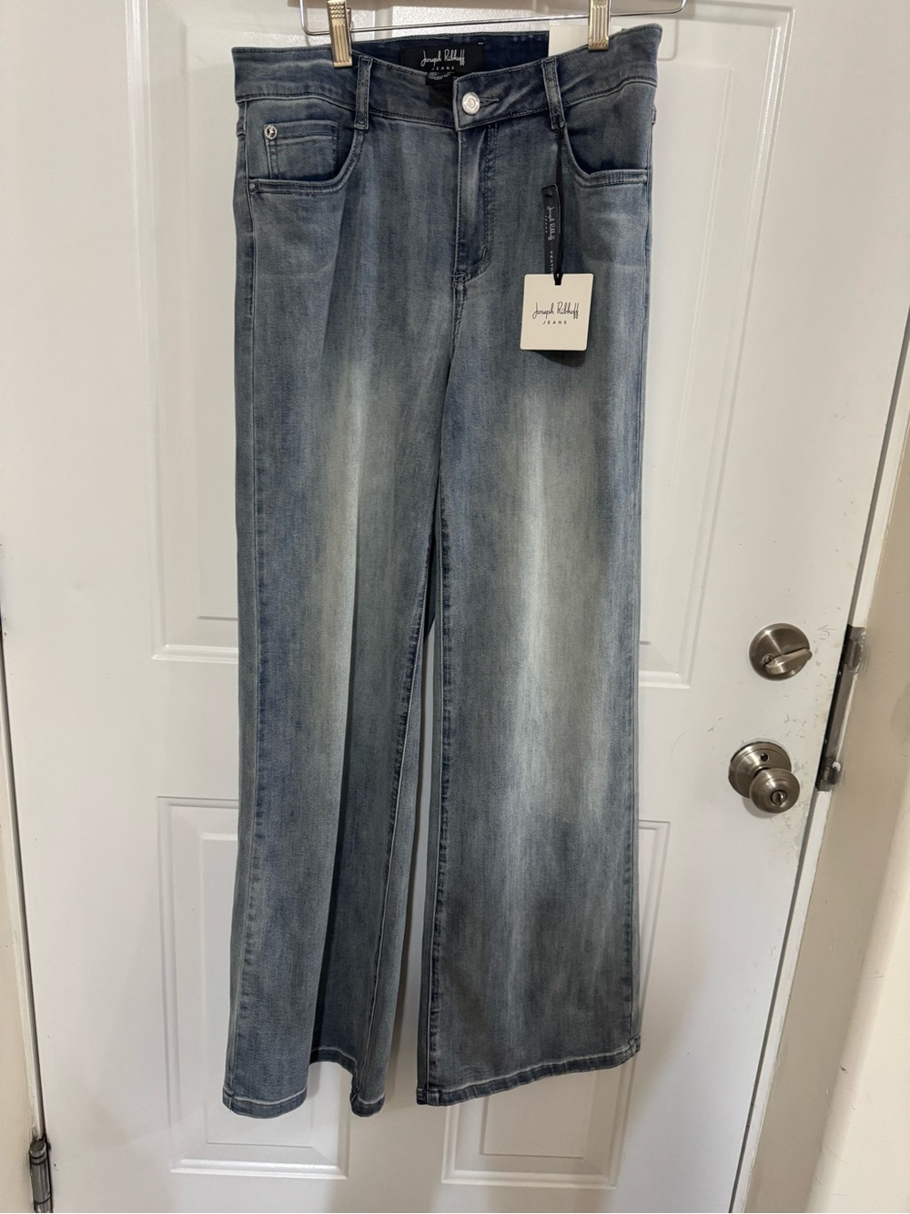 NWT Joseph Ribkoff Faded Light Blue Wide-Leg Jeans